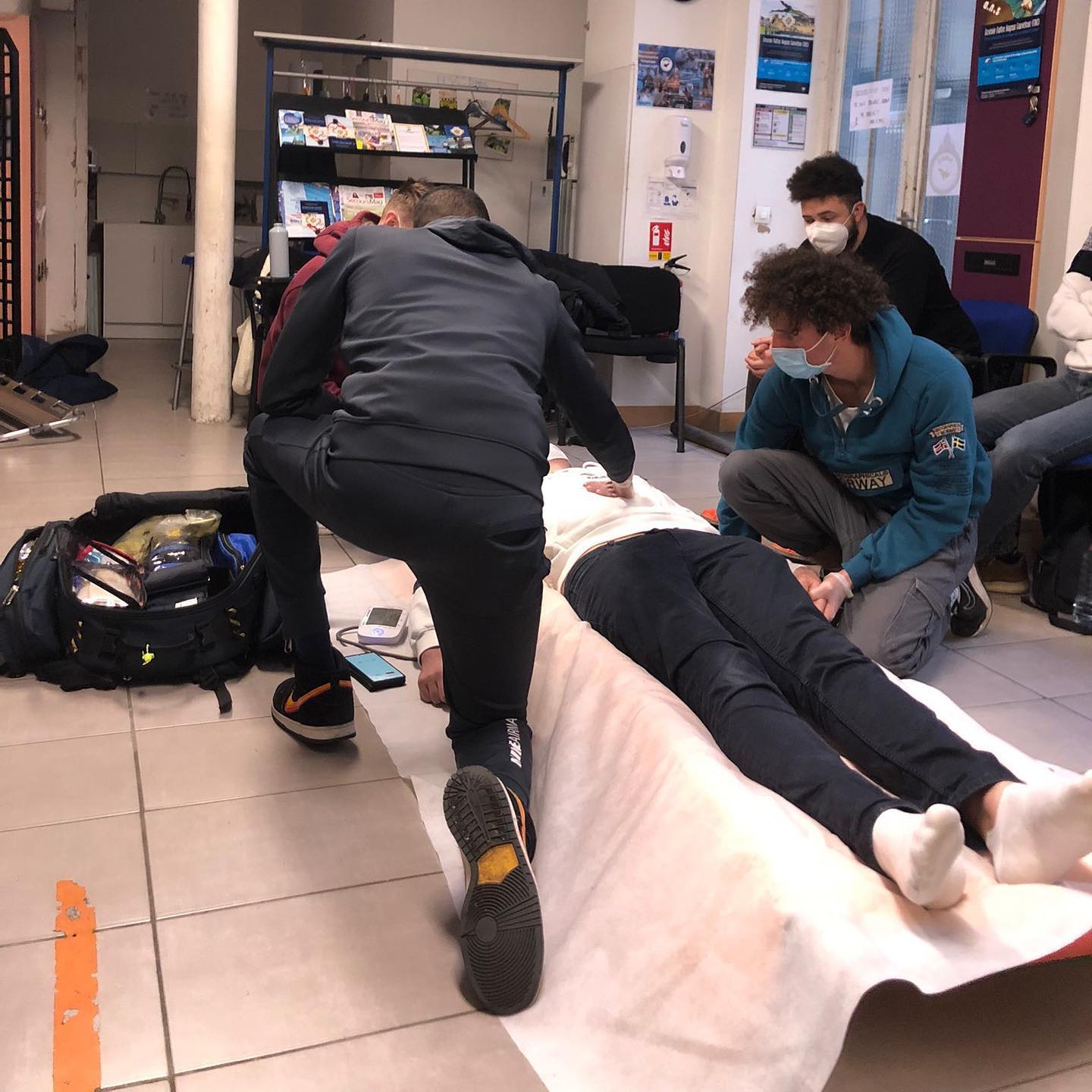 Formez-vous au secourisme pour ensuite participer à des postes de secours et des…