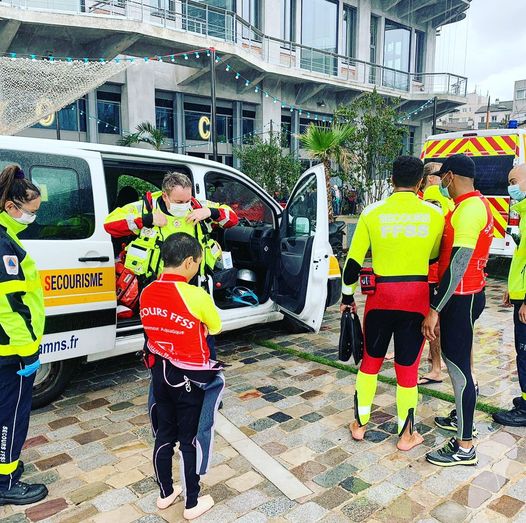 La #ffss présente le week end dernier à Pantin pour assurer les secours sur l’év…