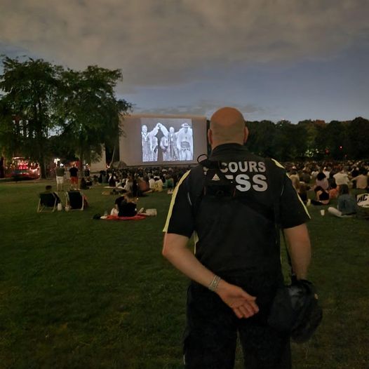 Depuis maintenant plus de 30 ans, chaque été au parc de la Villette à lieu un cinéma en plein air durant 25 soirées  Du …