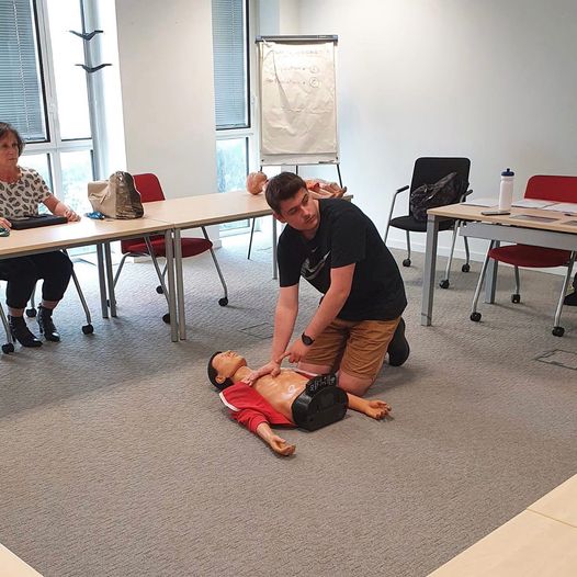 GQS   C’est la sensibilisation aux Gestes Qui Sauvent  Formation de 2h en groupe sur différents thèmes pour s’initier au…