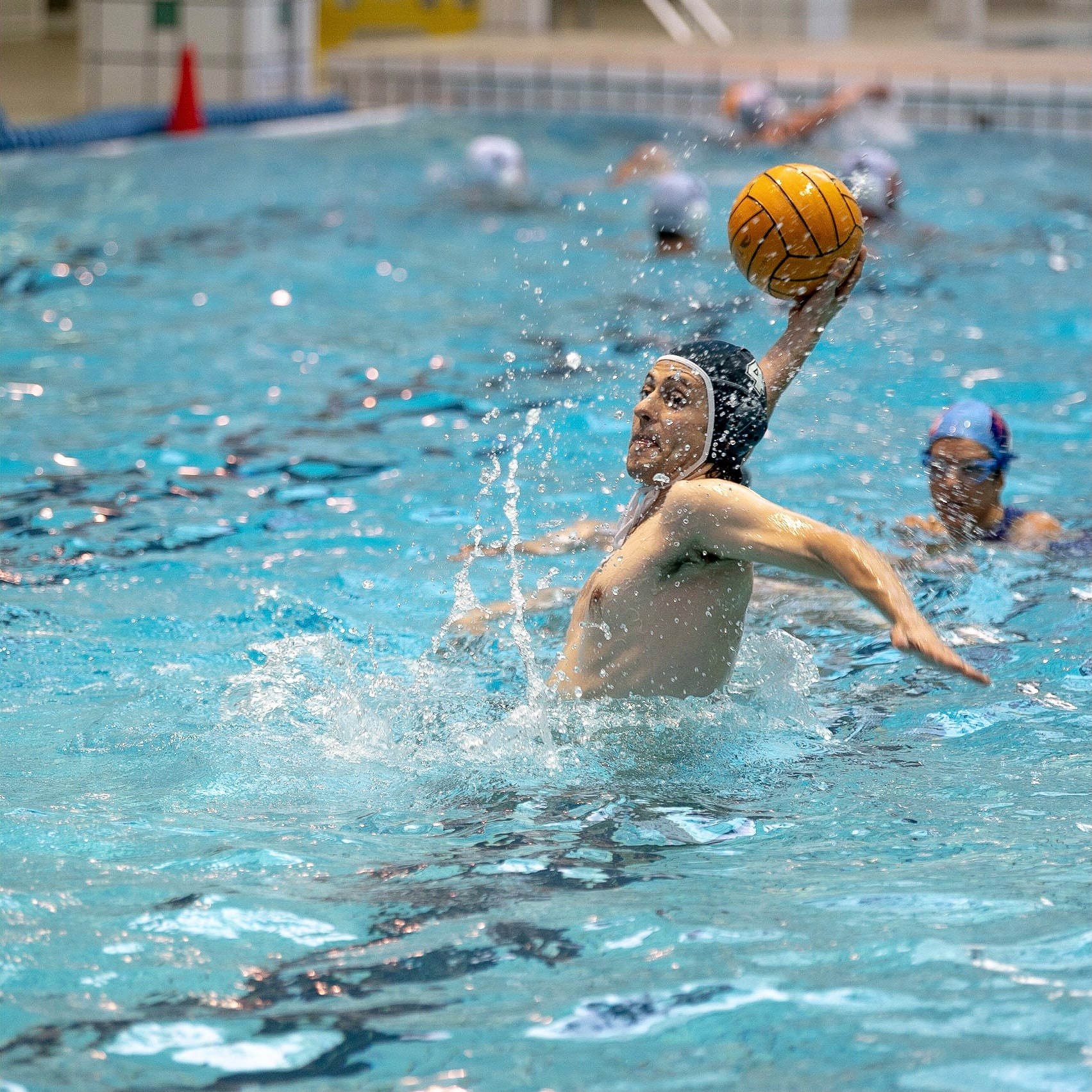 Il reste des places !  Vous aimez les sports d’eau ? 
 Venez découvrir le water-polo, en loisir ou en compétition, 2 jou…