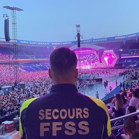 Nos secouristes bénévoles ont eu l’opportunité de renforcer l’équipe de secouristes de la @ffss_a3s au concert de Dadju …