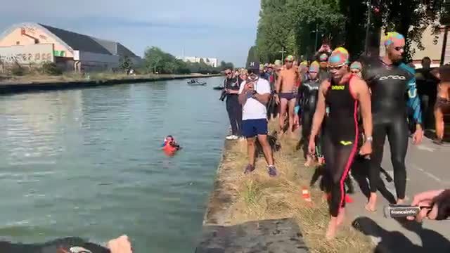 [POSTE DE SECOURS]
 Un petit aperçu de nos sauveteurs en fond, qui étaient présents en Rescue Board et embarcations pour…